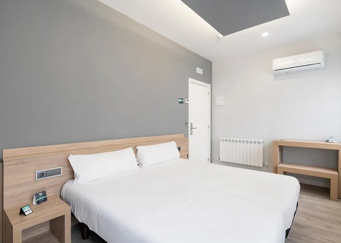 Alda Pilgrim Хостел Понферрада